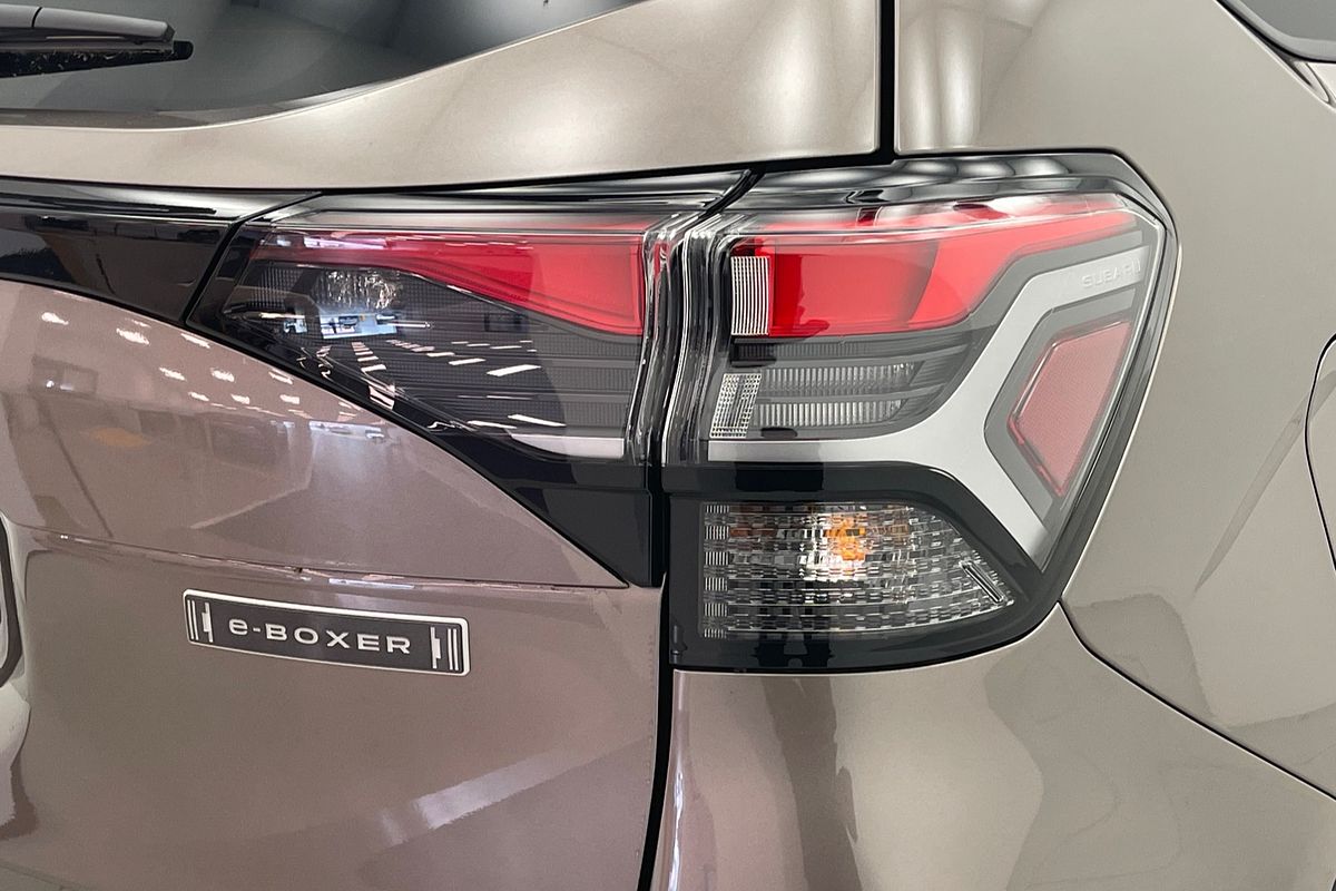 2025 Subaru Forester Hybrid Touring S6