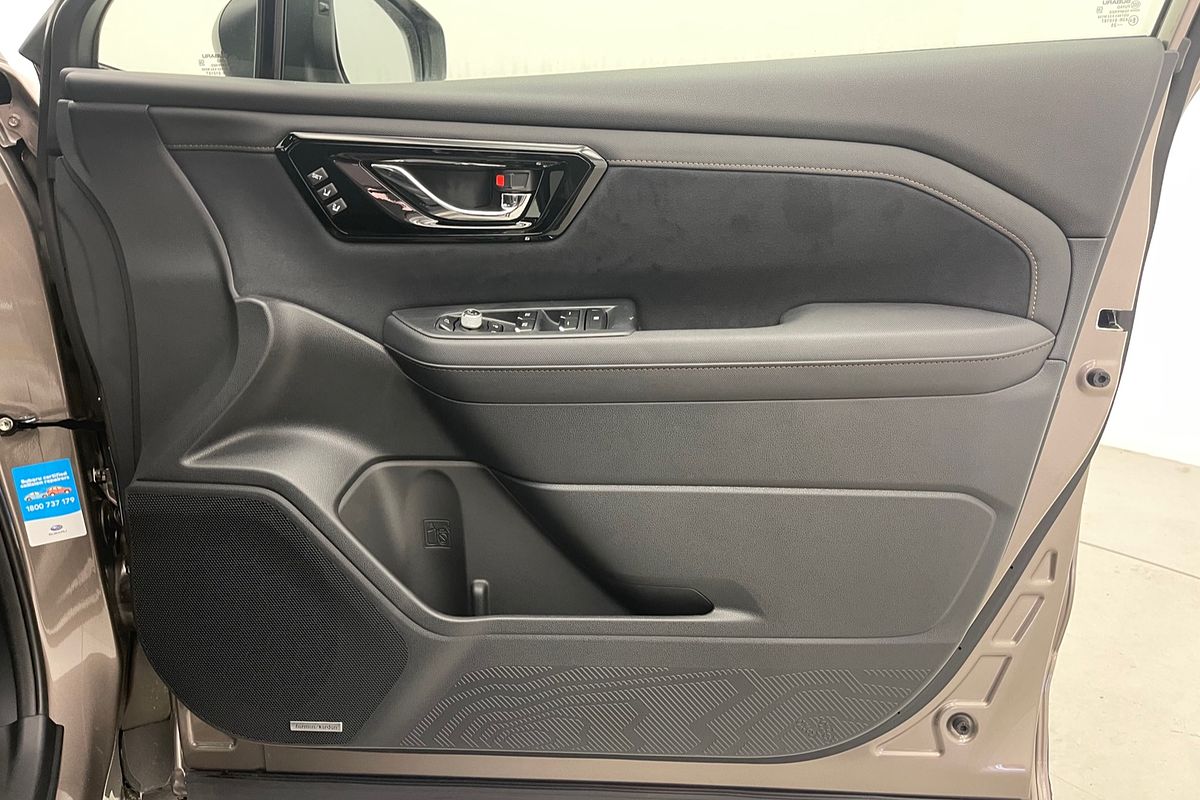 2025 Subaru Forester Hybrid Touring S6