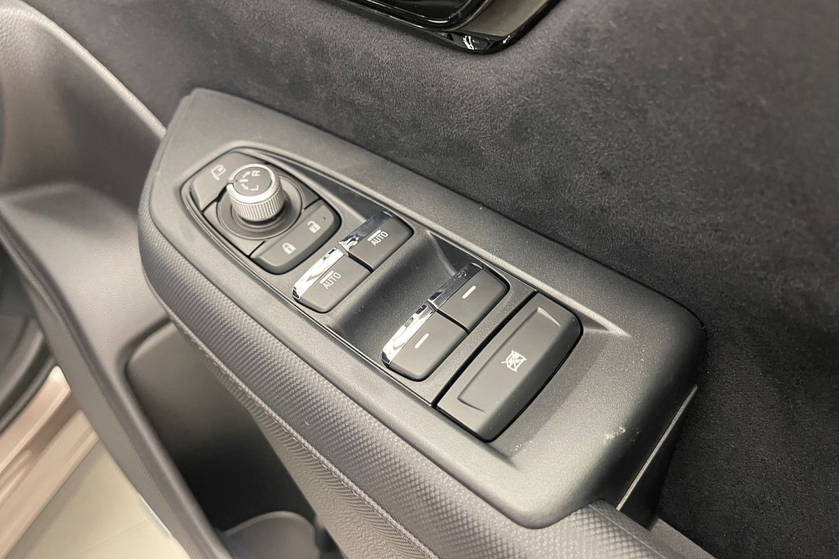 2025 Subaru Forester Hybrid Touring S6