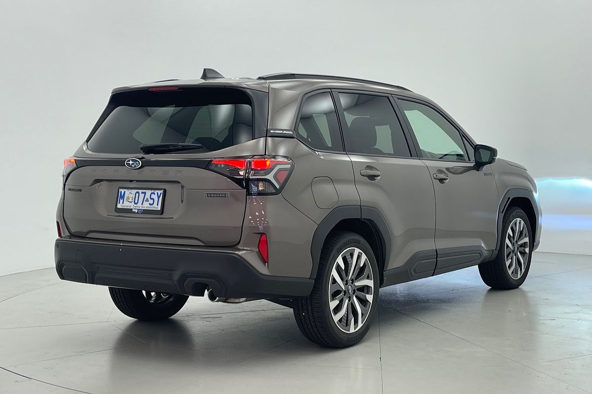 2025 Subaru Forester Hybrid Touring S6