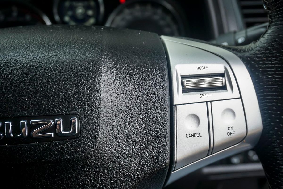 2020 Isuzu MU-X LS-T