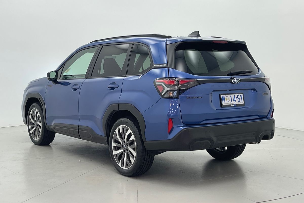 2025 Subaru Forester Hybrid Touring S6