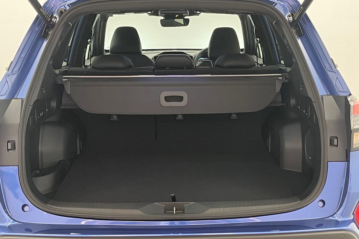 2025 Subaru Forester Hybrid Touring S6