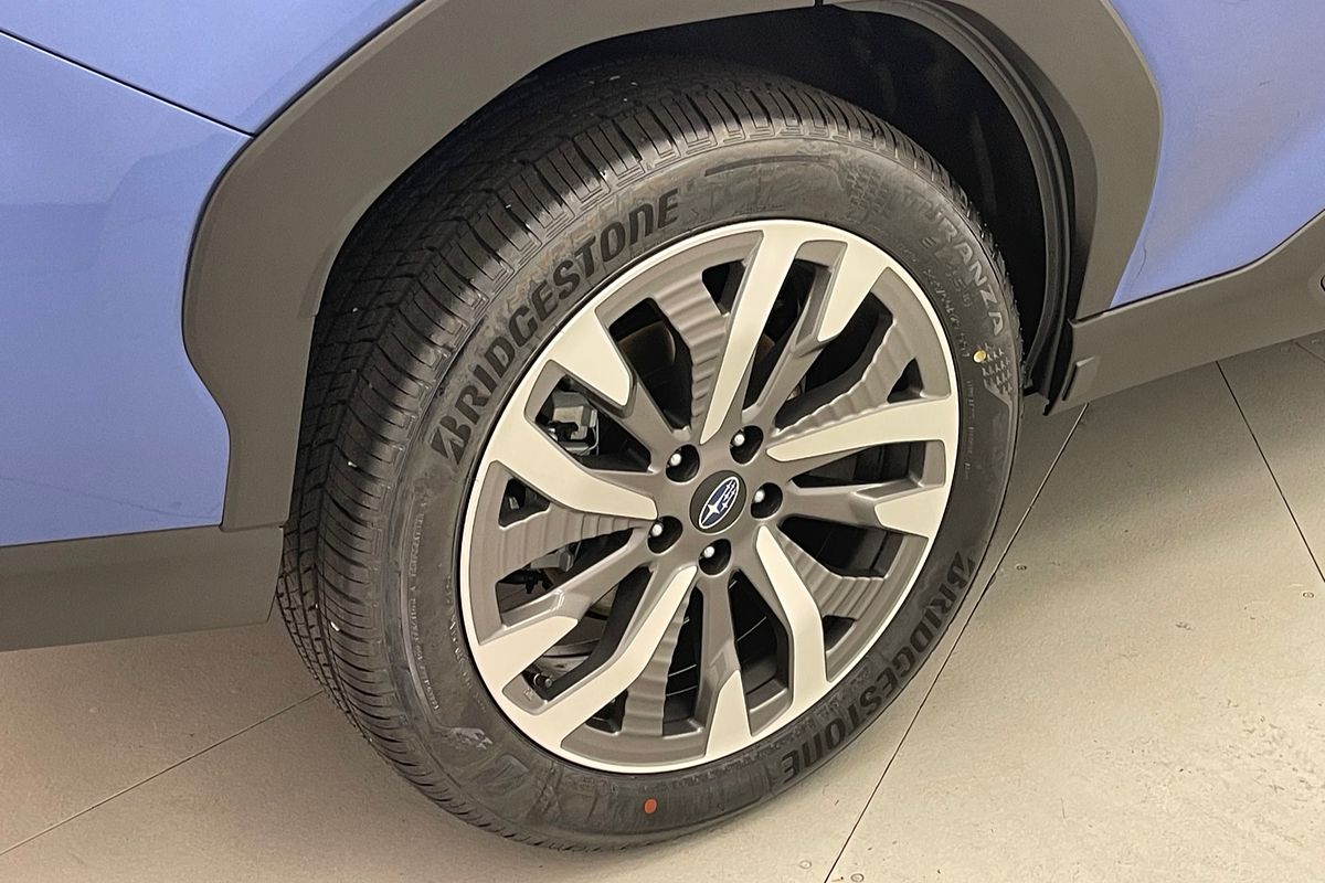 2025 Subaru Forester Hybrid Touring S6