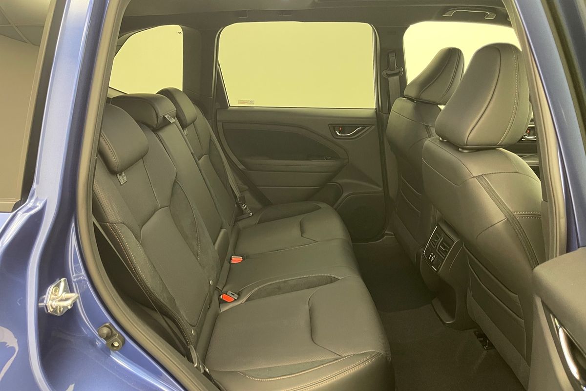 2025 Subaru Forester Hybrid Touring S6