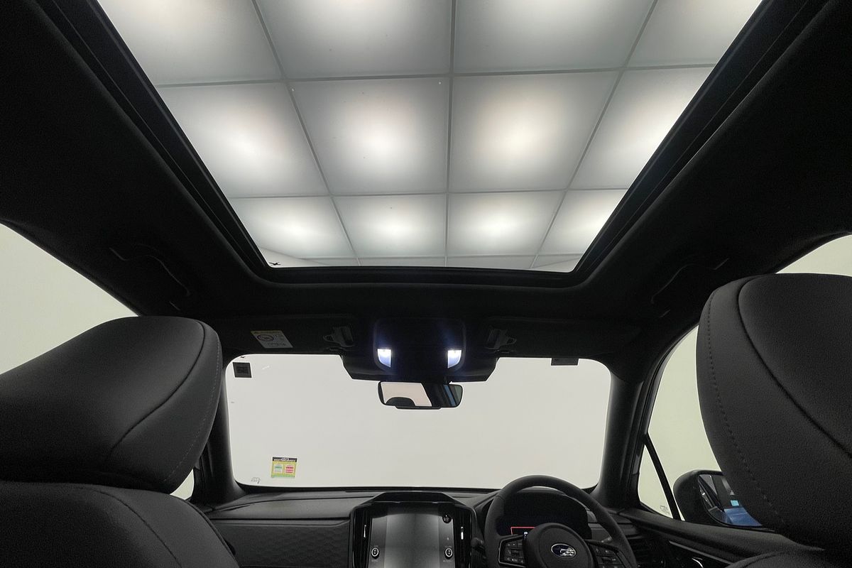 2025 Subaru Forester Hybrid Touring S6