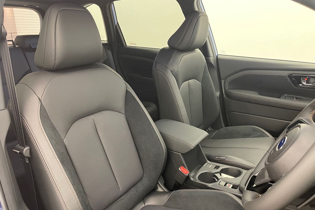 2025 Subaru Forester Hybrid Touring S6