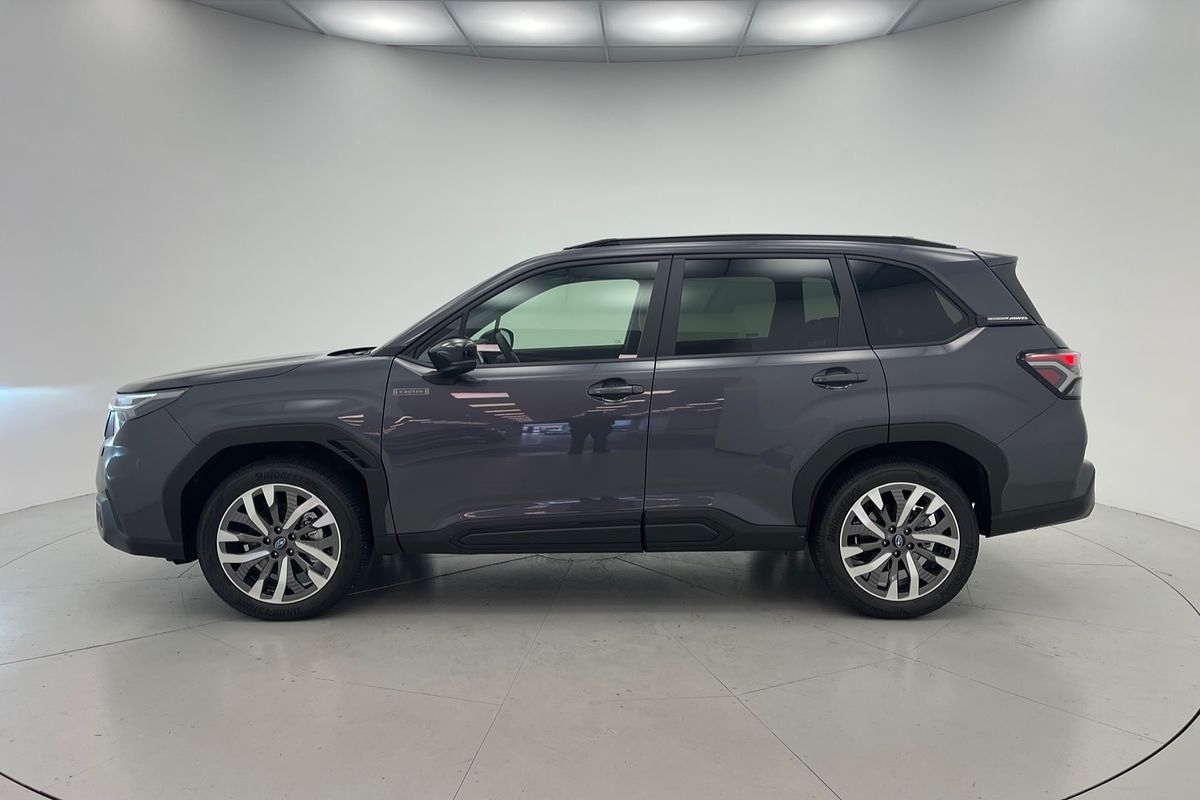 2025 Subaru Forester Hybrid Touring S6