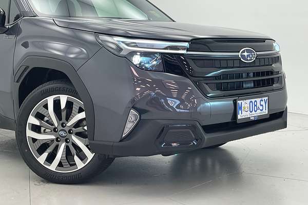 2025 Subaru Forester Hybrid Touring S6