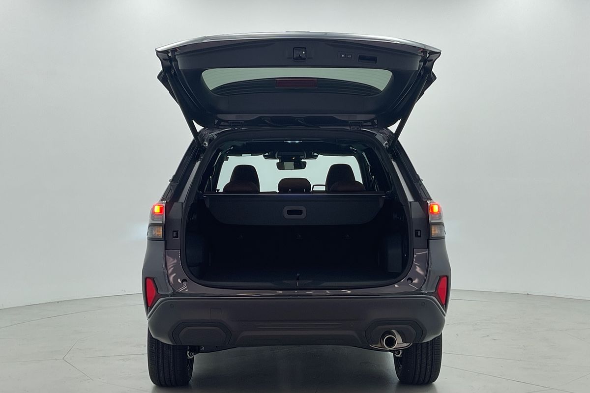 2025 Subaru Forester Hybrid Touring S6