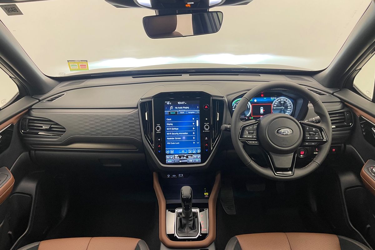 2025 Subaru Forester Hybrid Touring S6