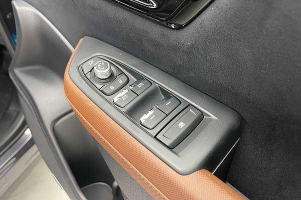 2025 Subaru Forester Hybrid Touring S6