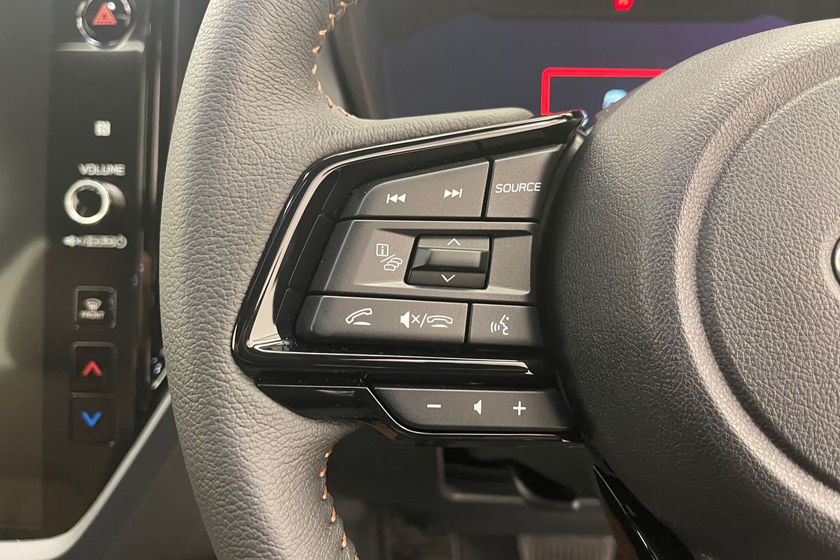 2025 Subaru Forester Hybrid Touring S6