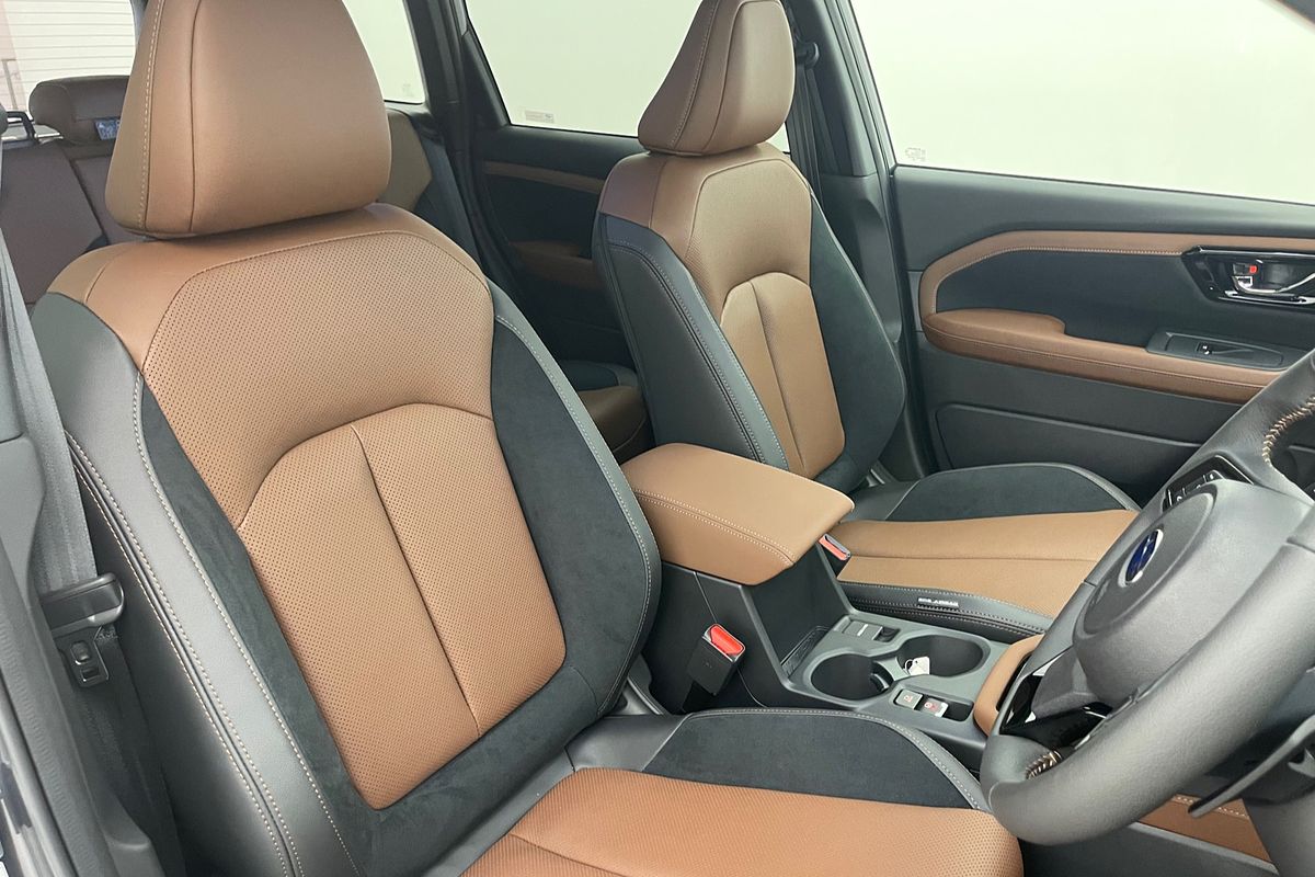 2025 Subaru Forester Hybrid Touring S6