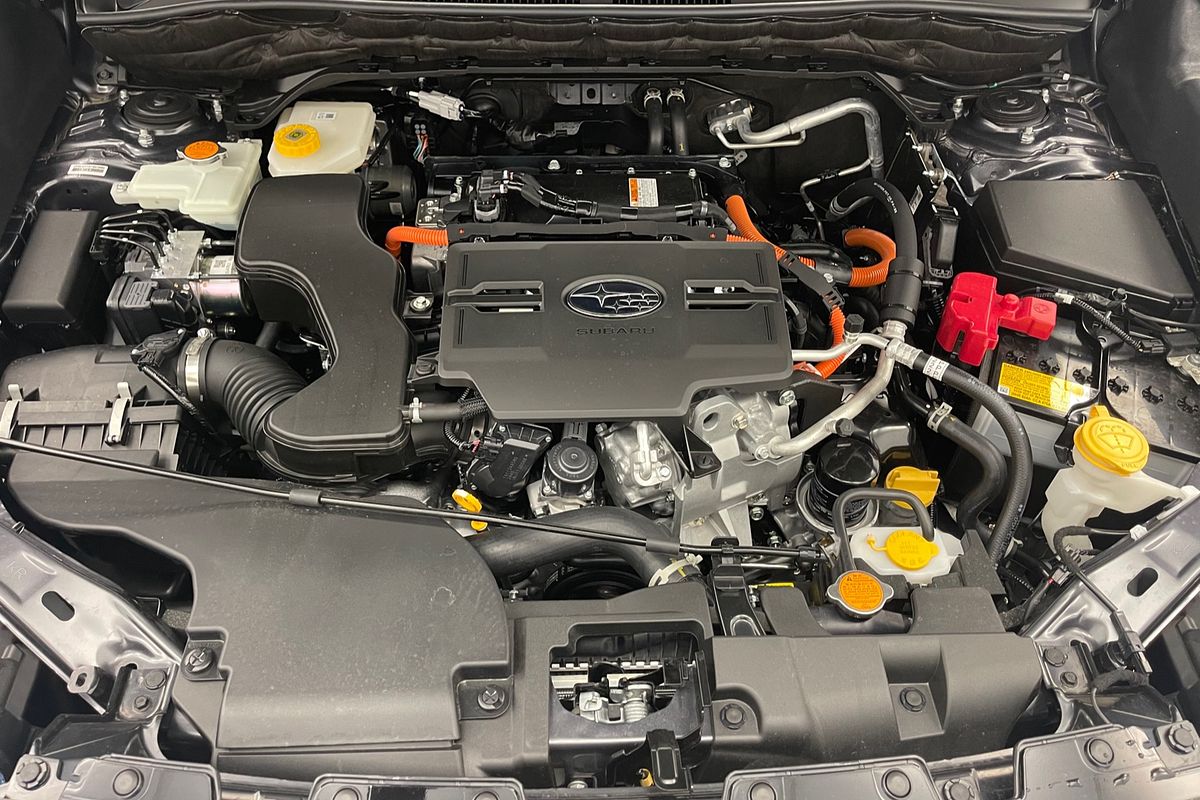 2025 Subaru Forester Hybrid Touring S6