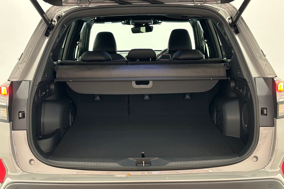 2025 Subaru Forester Hybrid Touring S6