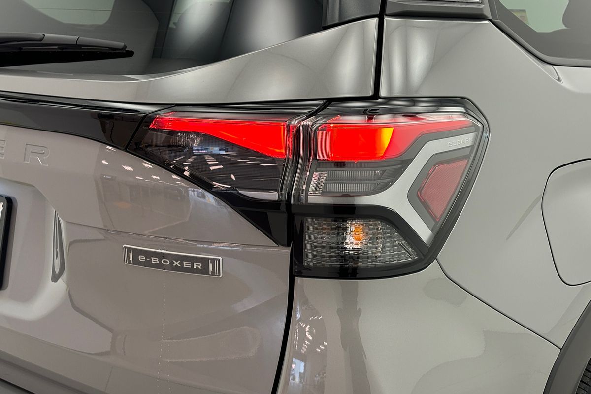 2025 Subaru Forester Hybrid Touring S6