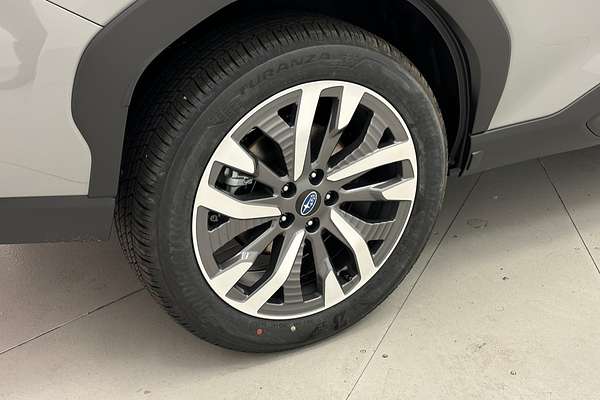 2025 Subaru Forester Hybrid Touring S6