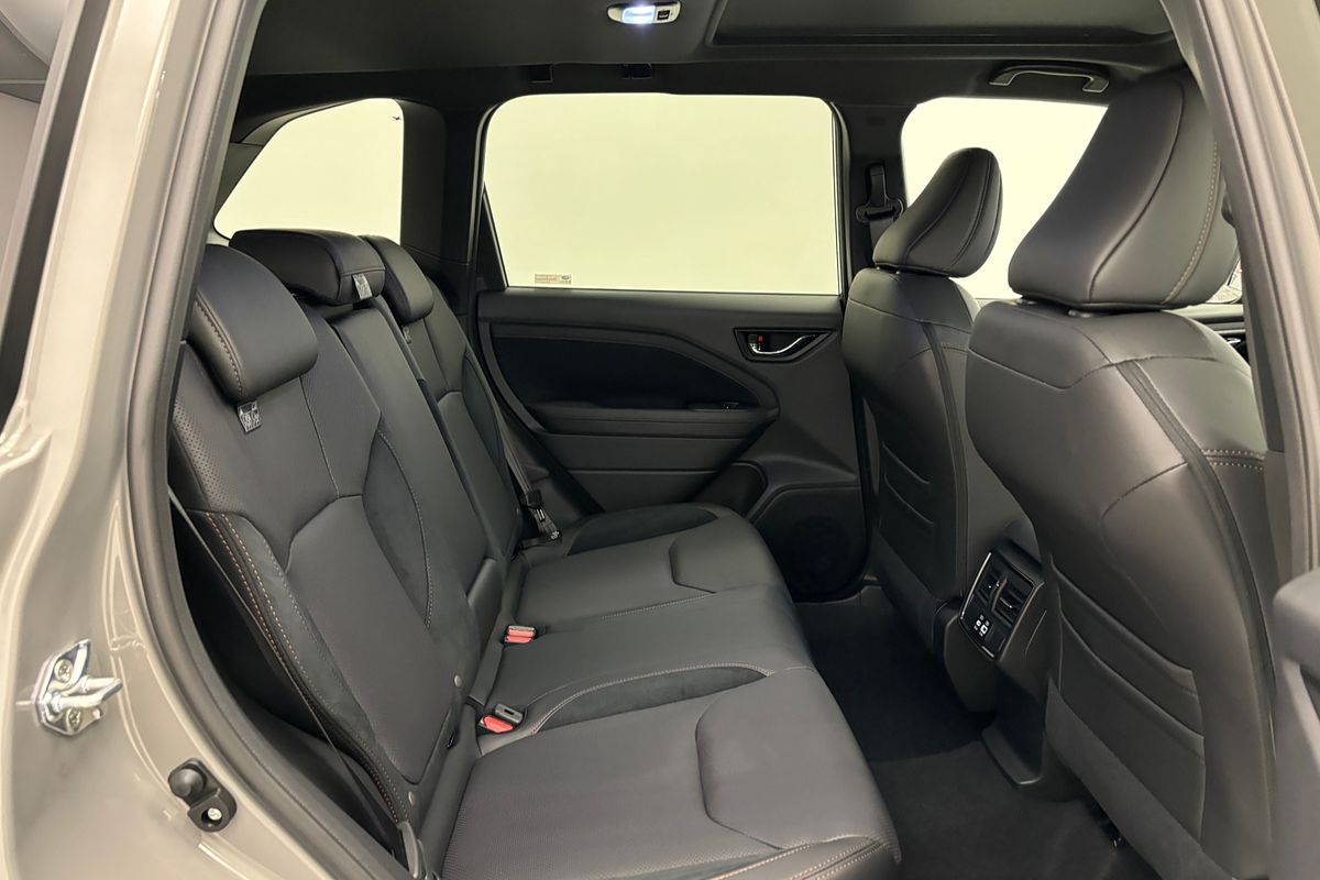 2025 Subaru Forester Hybrid Touring S6