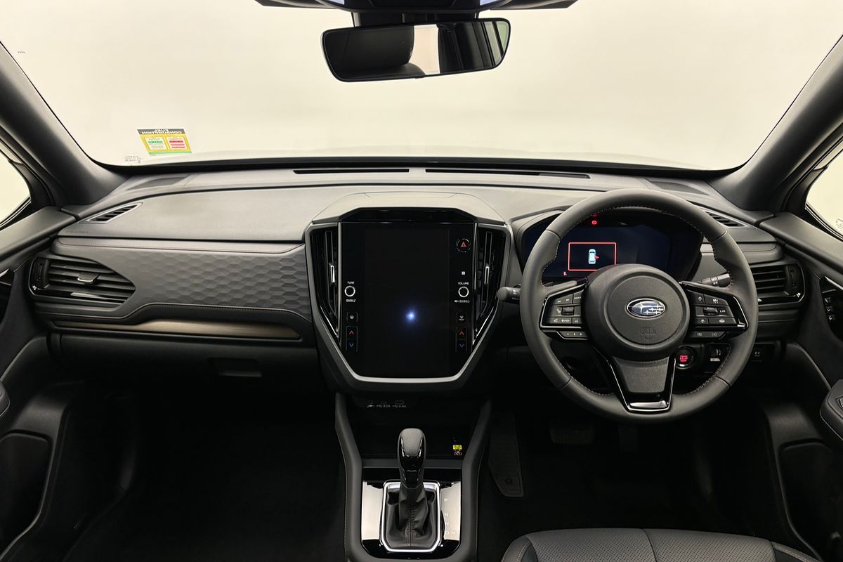 2025 Subaru Forester Hybrid Touring S6