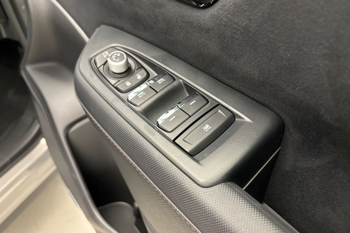 2025 Subaru Forester Hybrid Touring S6