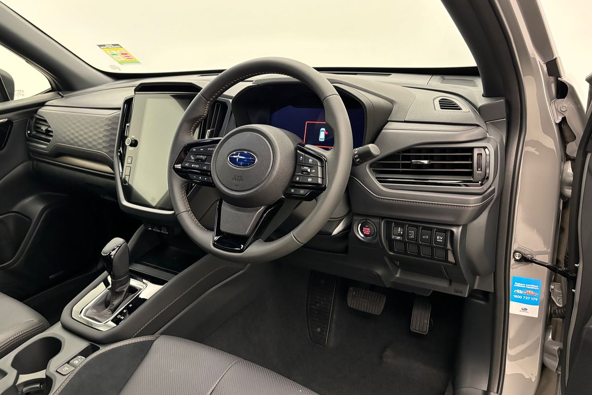 2025 Subaru Forester Hybrid Touring S6