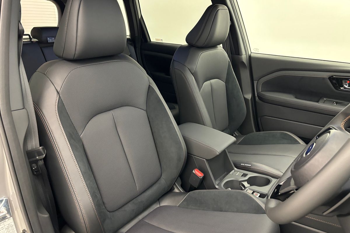 2025 Subaru Forester Hybrid Touring S6