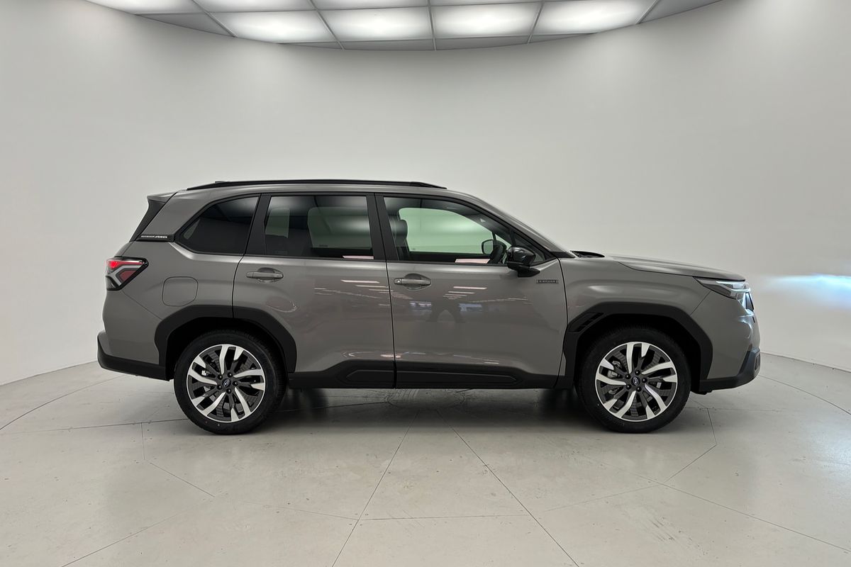 2025 Subaru Forester Hybrid Touring S6