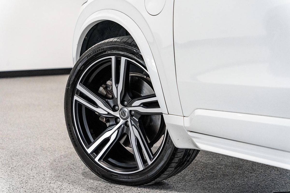 2016 Volvo XC90 T8 R-Design