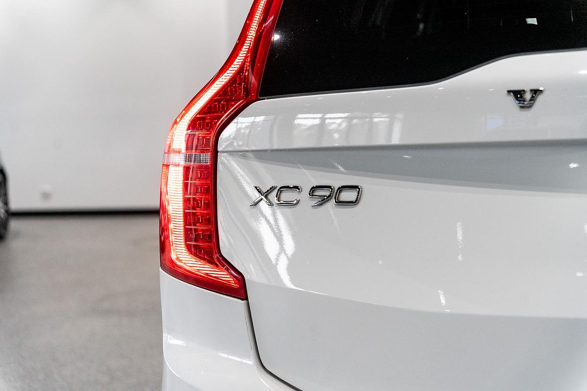 2016 Volvo XC90 T8 R-Design