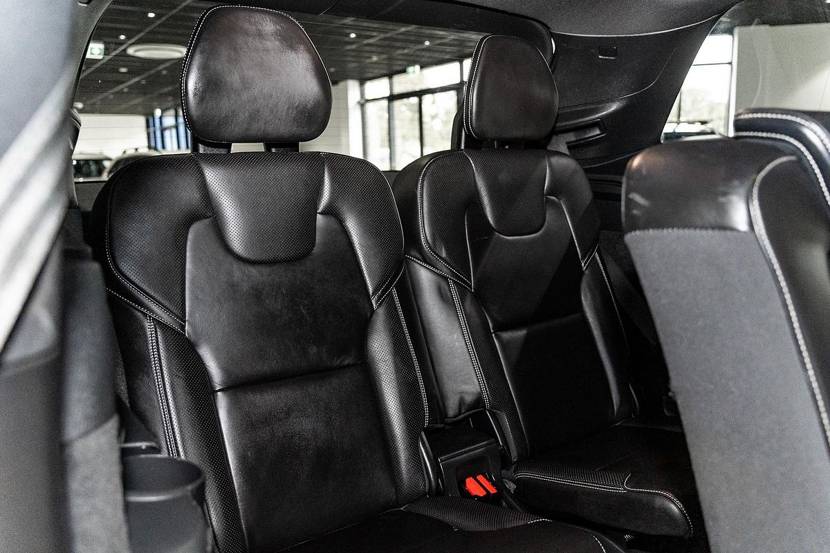 2016 Volvo XC90 T8 R-Design