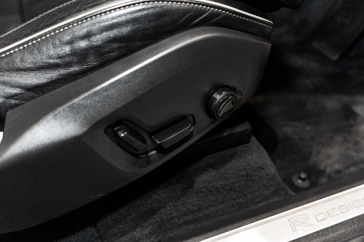 2016 Volvo XC90 T8 R-Design