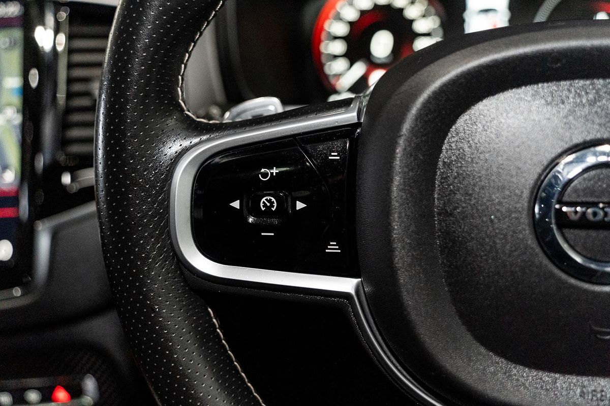 2016 Volvo XC90 T8 R-Design