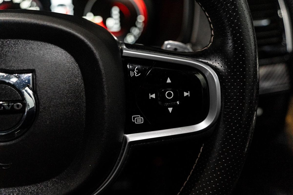 2016 Volvo XC90 T8 R-Design