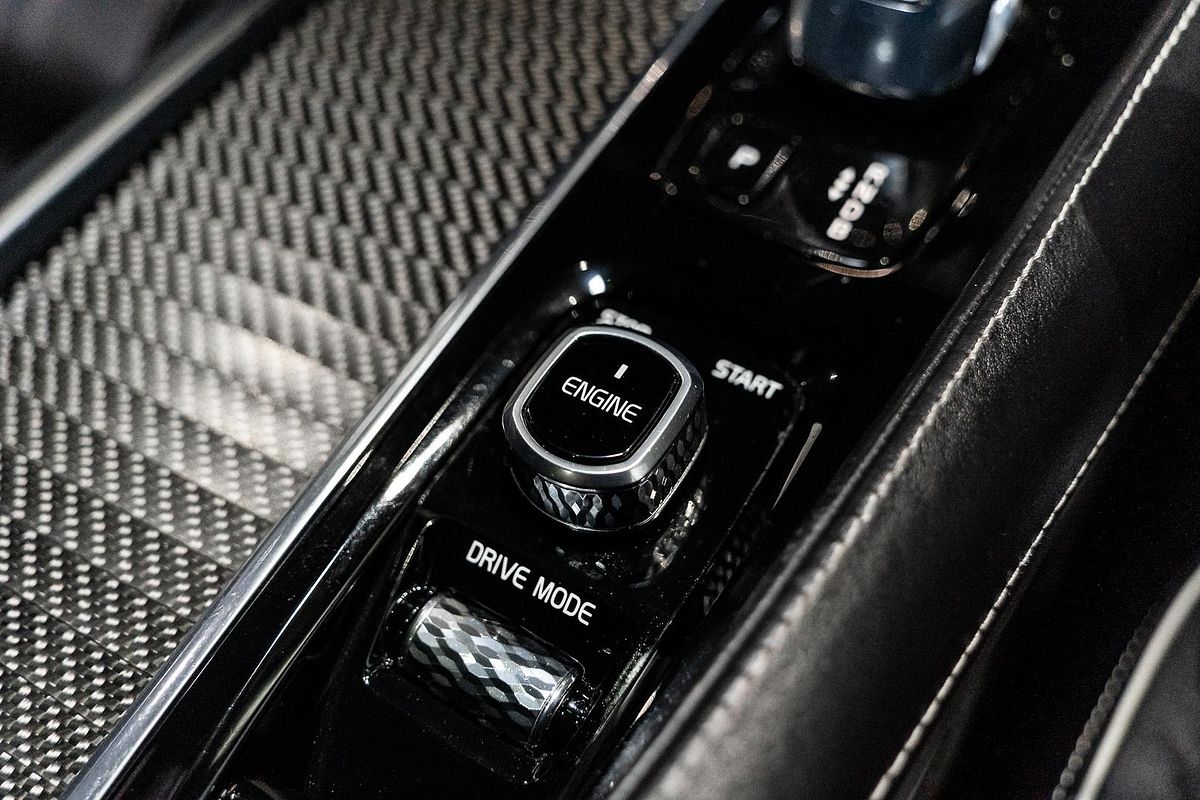 2016 Volvo XC90 T8 R-Design