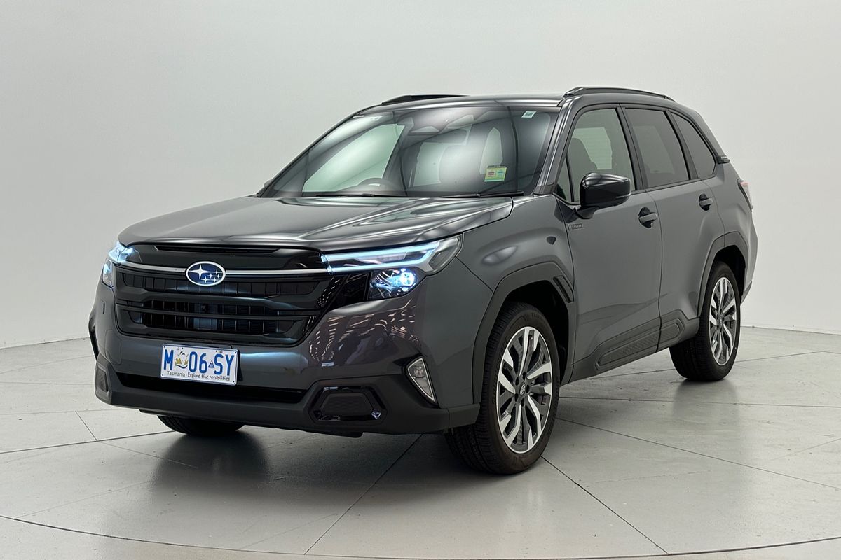 2025 Subaru Forester Hybrid Touring S6
