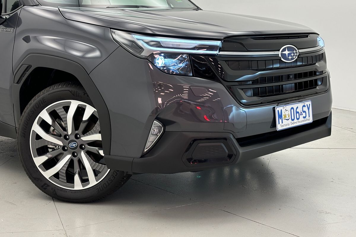 2025 Subaru Forester Hybrid Touring S6