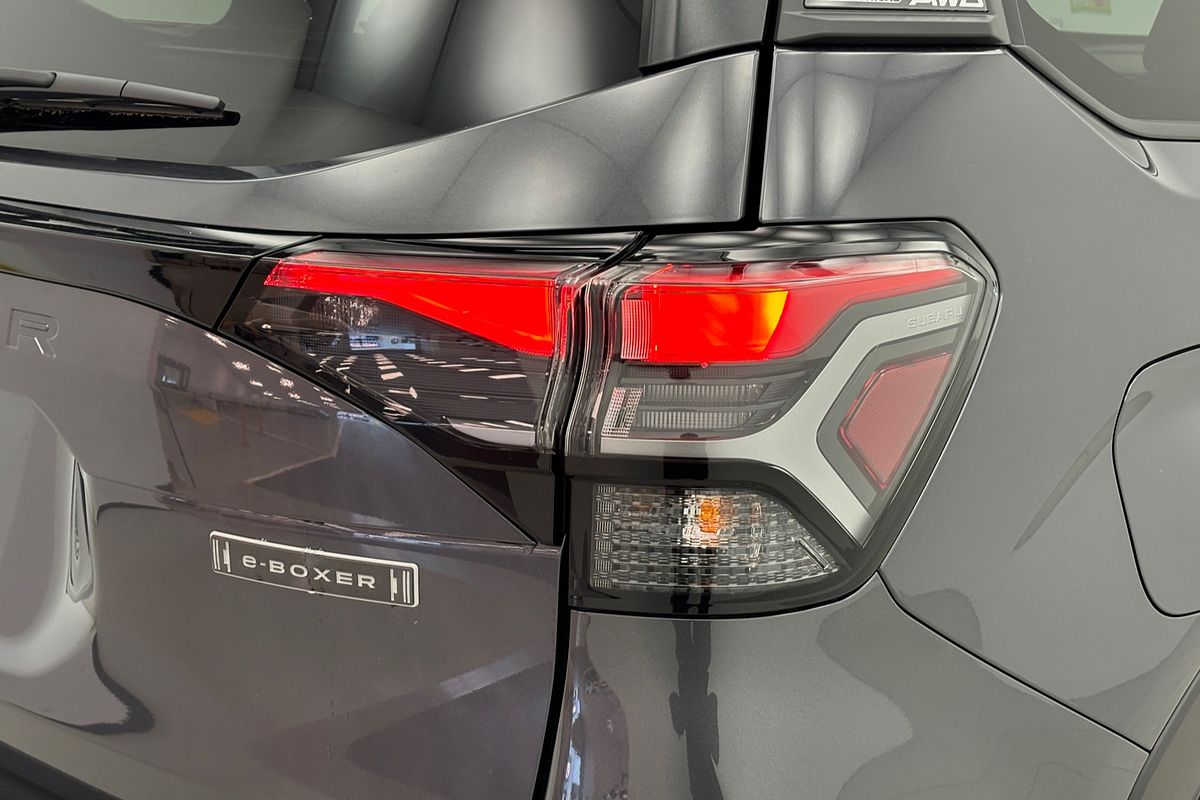 2025 Subaru Forester Hybrid Touring S6