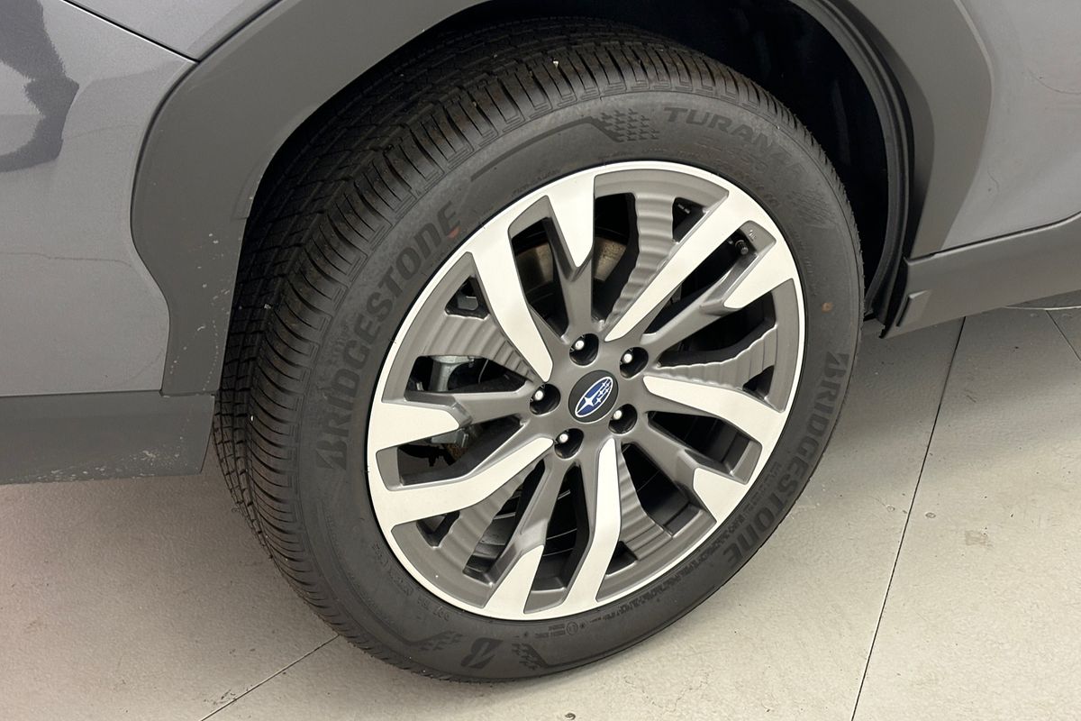 2025 Subaru Forester Hybrid Touring S6