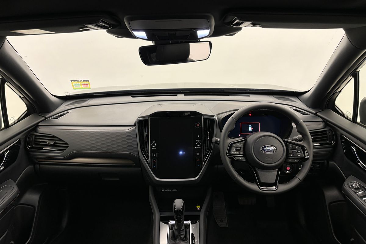 2025 Subaru Forester Hybrid Touring S6