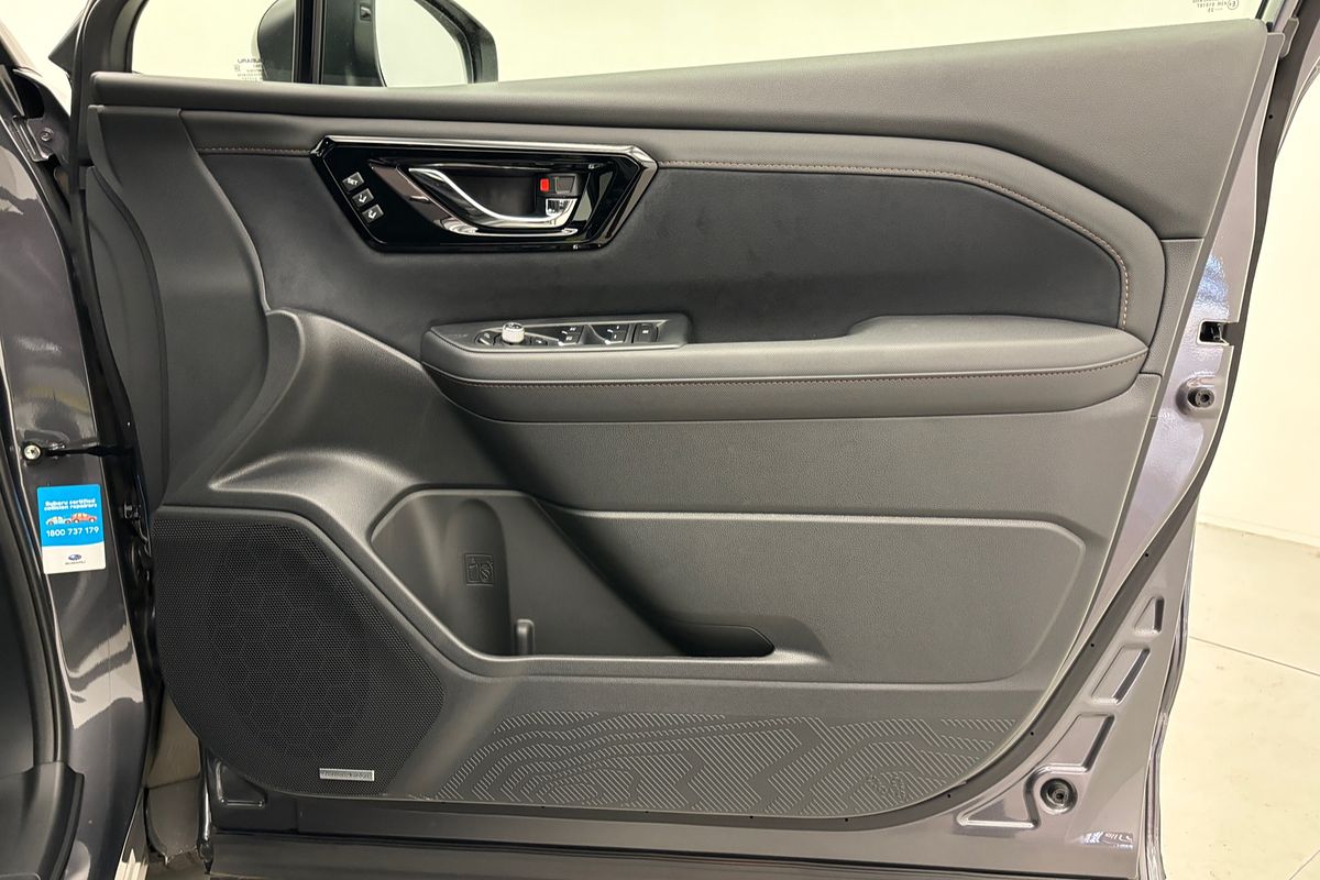 2025 Subaru Forester Hybrid Touring S6