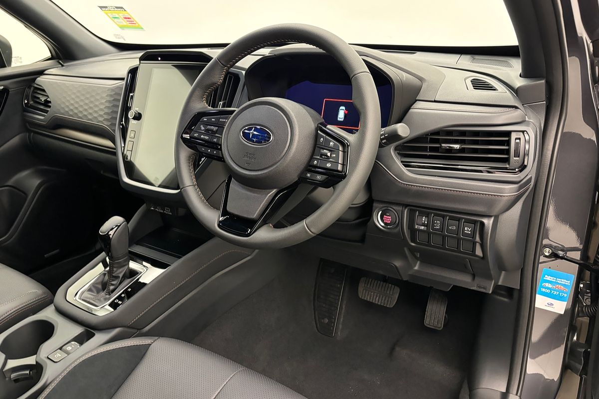 2025 Subaru Forester Hybrid Touring S6