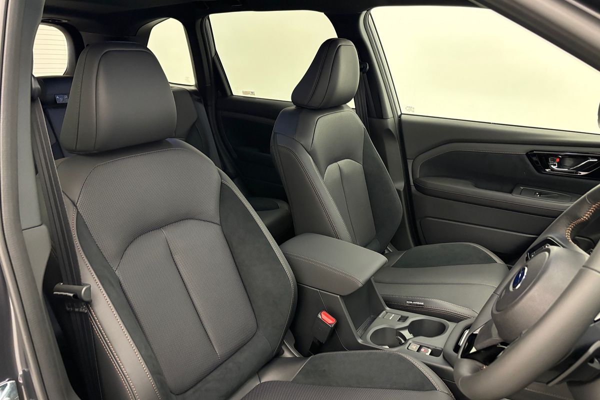 2025 Subaru Forester Hybrid Touring S6