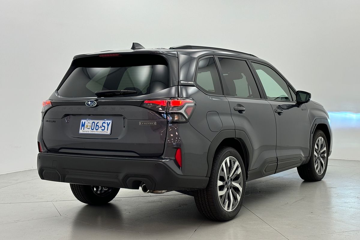2025 Subaru Forester Hybrid Touring S6