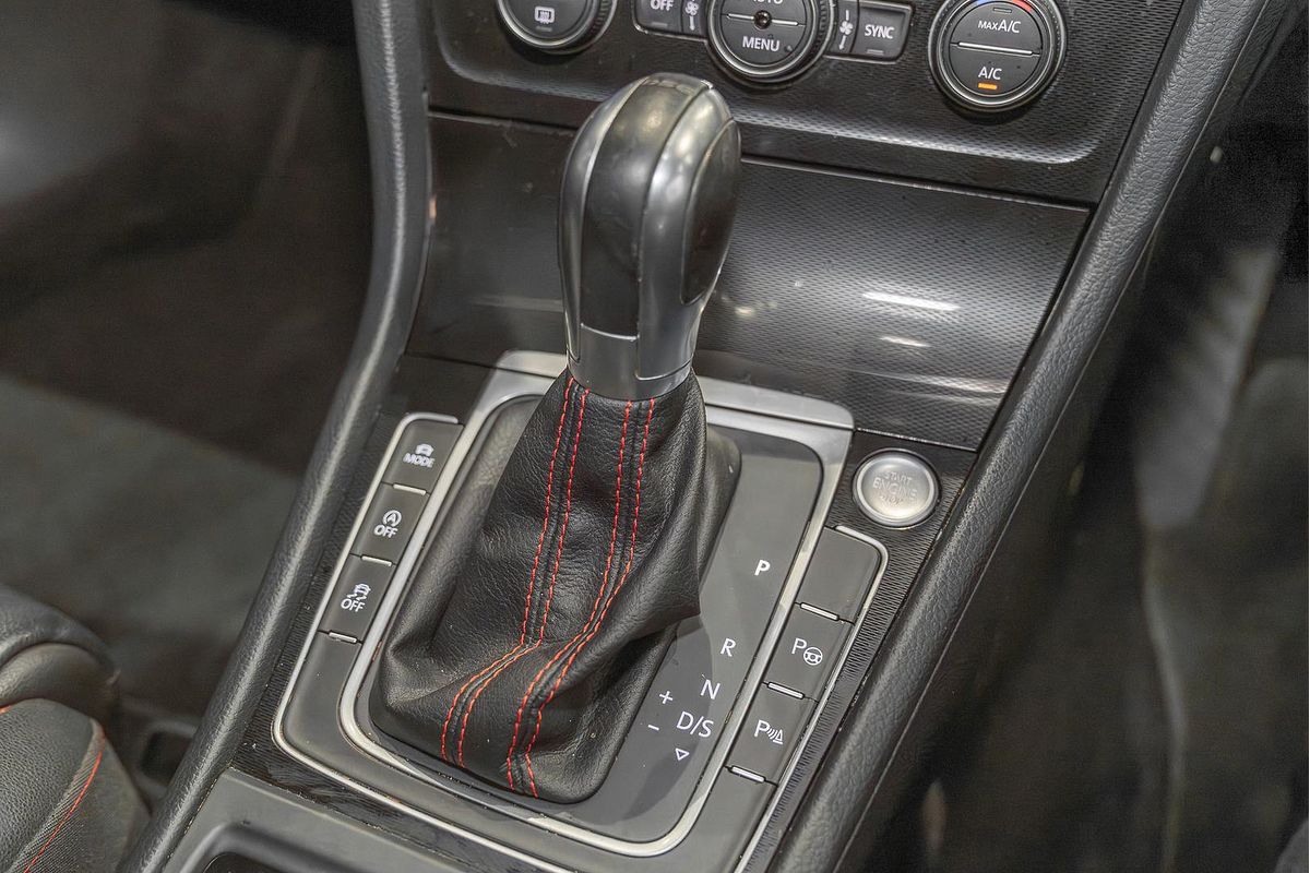 2017 Volkswagen Golf GTI 7