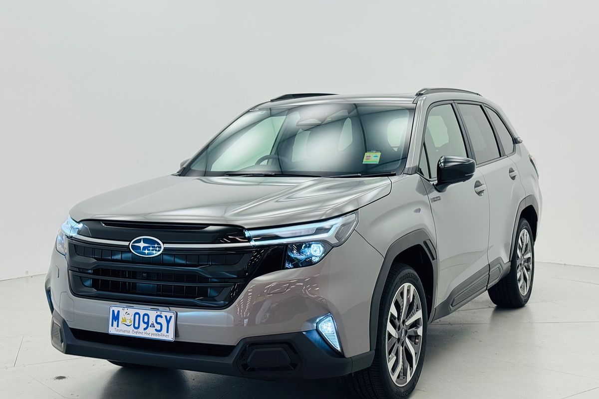 2025 Subaru Forester Hybrid Touring S6