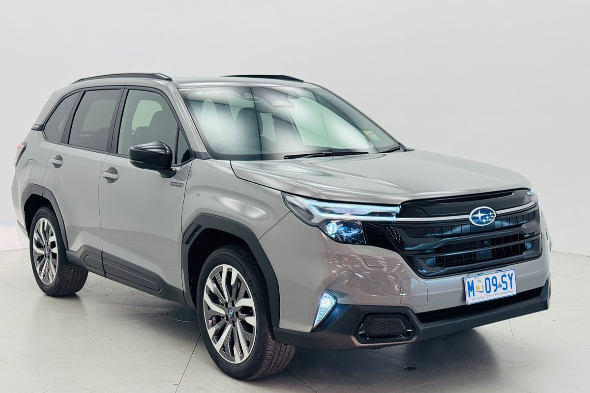 2025 Subaru Forester Hybrid Touring S6