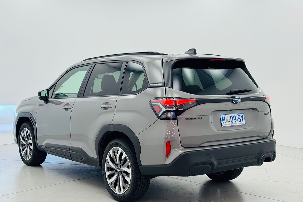 2025 Subaru Forester Hybrid Touring S6