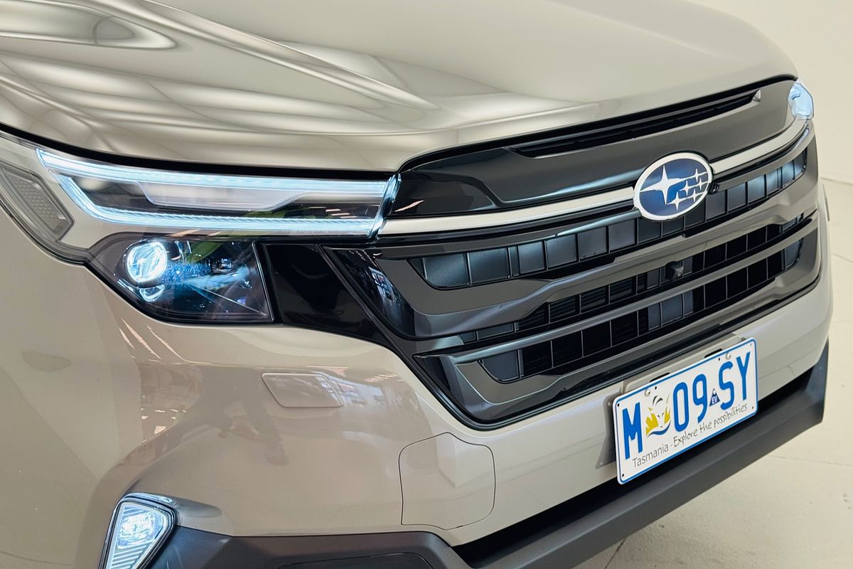 2025 Subaru Forester Hybrid Touring S6