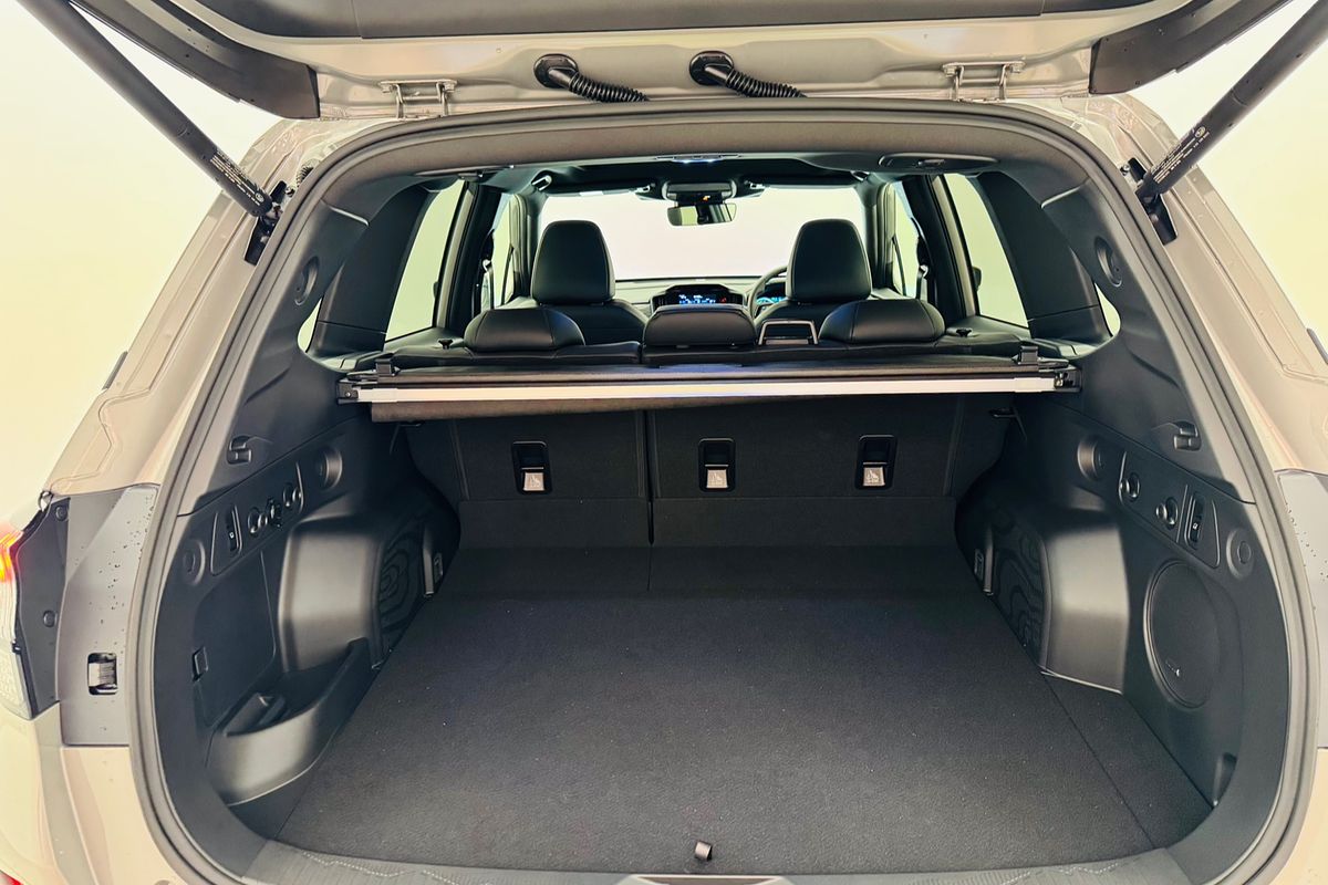 2025 Subaru Forester Hybrid Touring S6